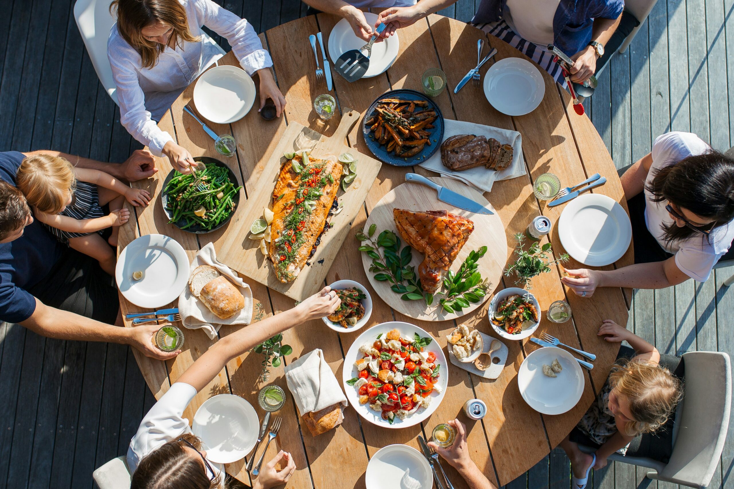 Social eating and digestive health